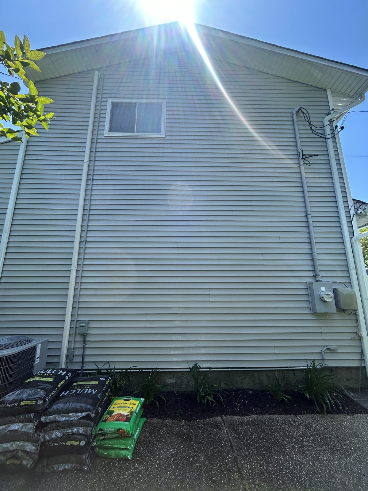 Clean vinyl siding after soft wash